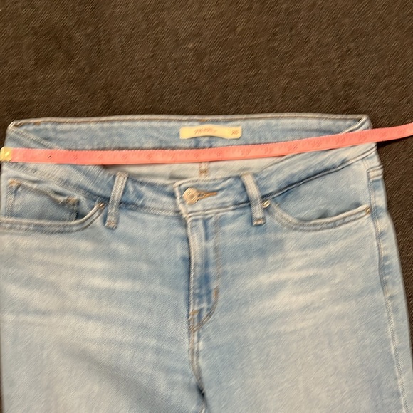 Women’s Levi’s skinny 711 - Picture 6 of 8